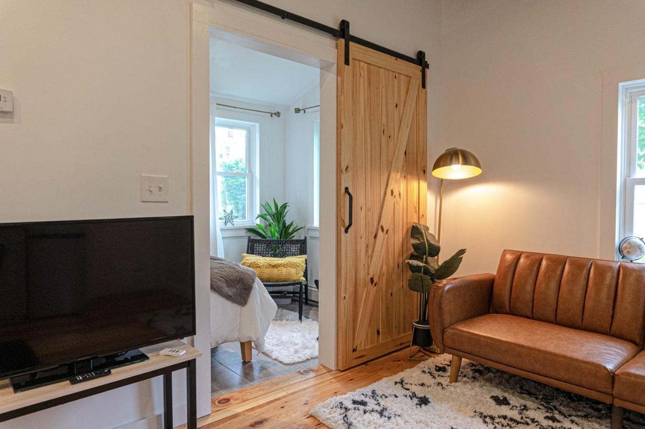 Retro Retreat Renovated 2Br, Desk, No Chore List! Kingston Exterior foto